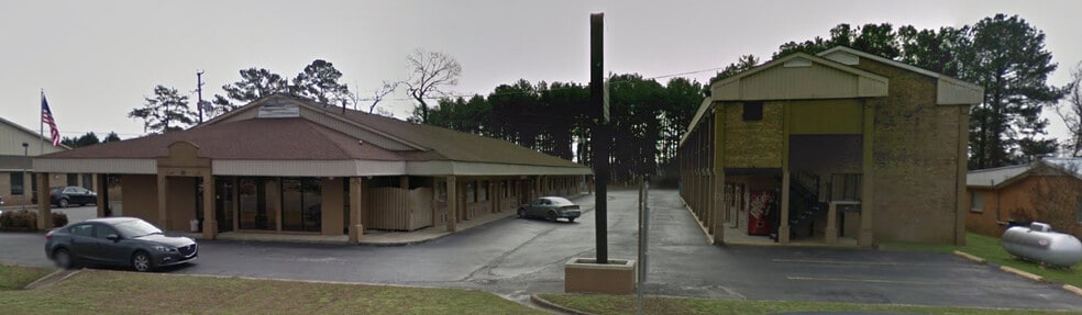 More Photos Of 103 West Blvd, Williamston Hotel For Sale