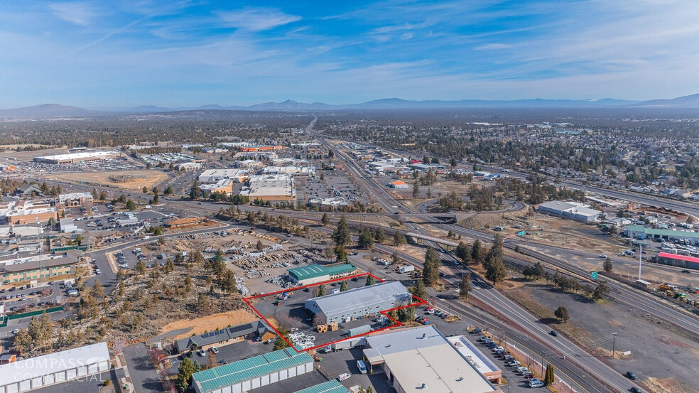 More Photos Of 63255 Jamison St, Bend Warehouse For Lease