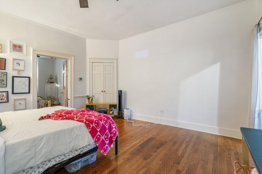 More Photos Of 2282 Central Ave, Memphis Loft Creative Space For Sale
