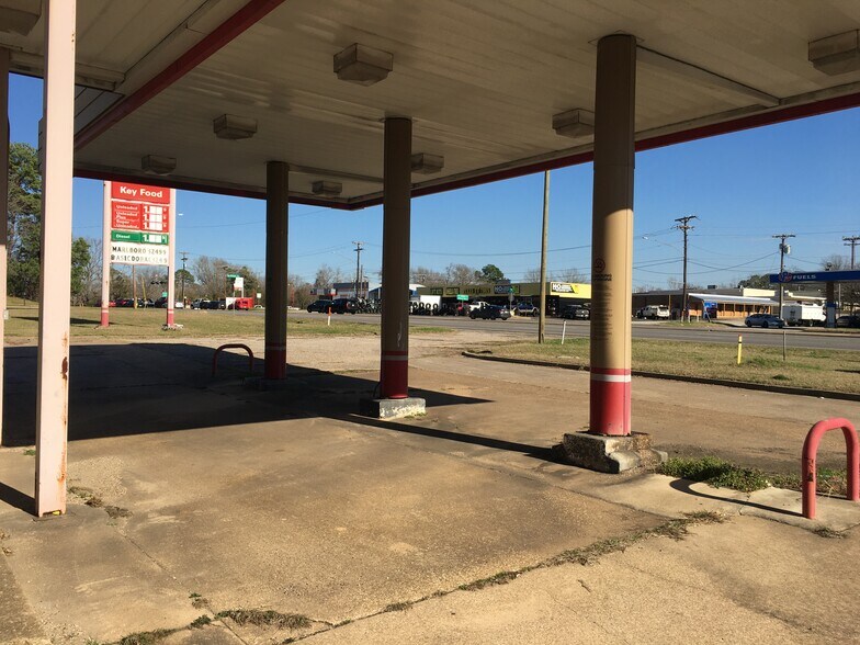 More Photos Of 2430 E Southeast Loop 323, Tyler Service Station For Sale