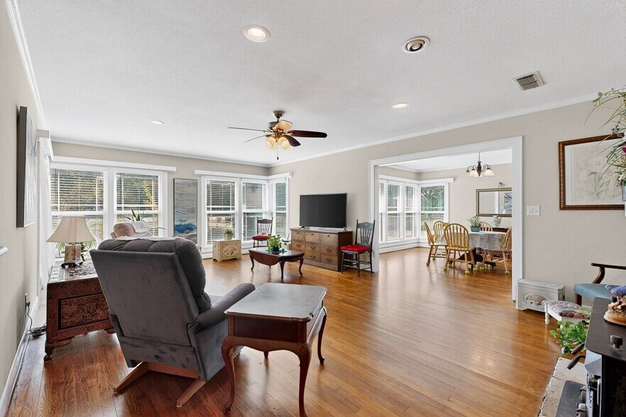 More Photos Of 1800 W Frank St, Grand Saline Land For Sale