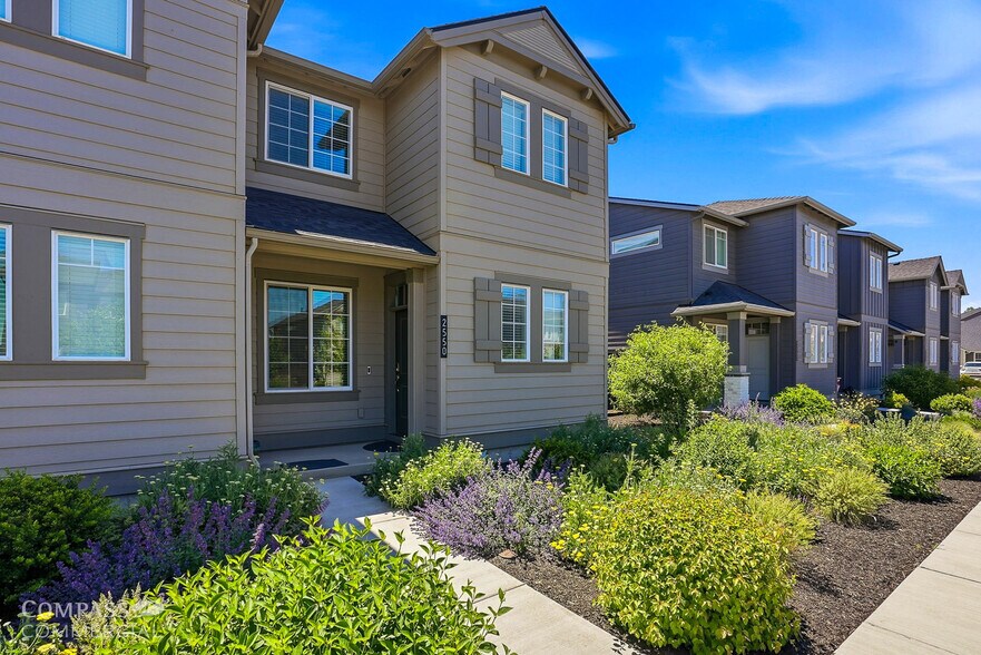 More Photos Of 2598 NW Spruce Cone Ln, Redmond Multifamily For Sale