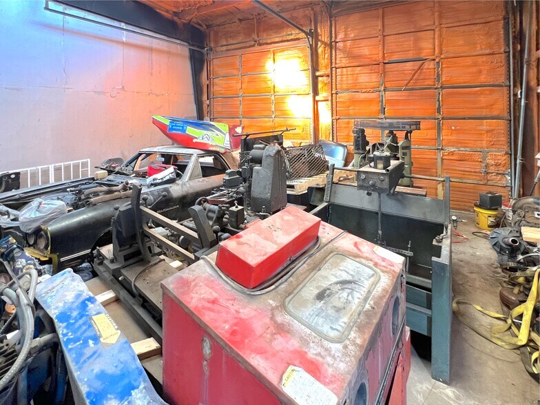 More Photos Of 209 S Country Club Rd, Anadarko Service Station For Sale