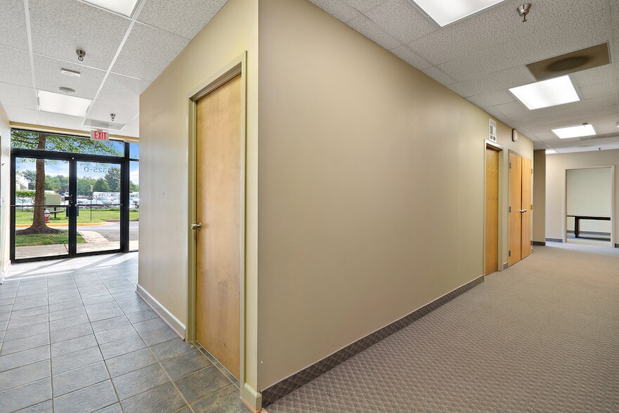 More Photos Of 14325 Willard Rd, Chantilly Office For Lease