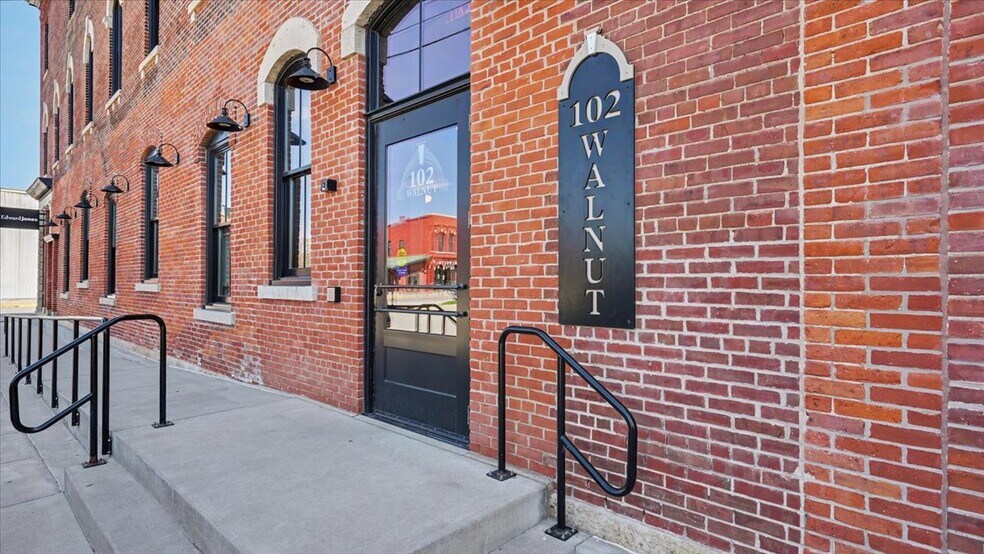 More Photos Of 102 Walnut St, Winona Office Residential For Sale