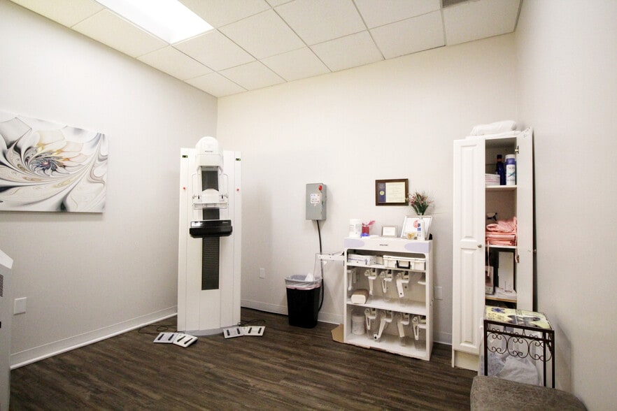 More Photos Of 10696 Old Saint Augustine Rd, Jacksonville Medical For Lease