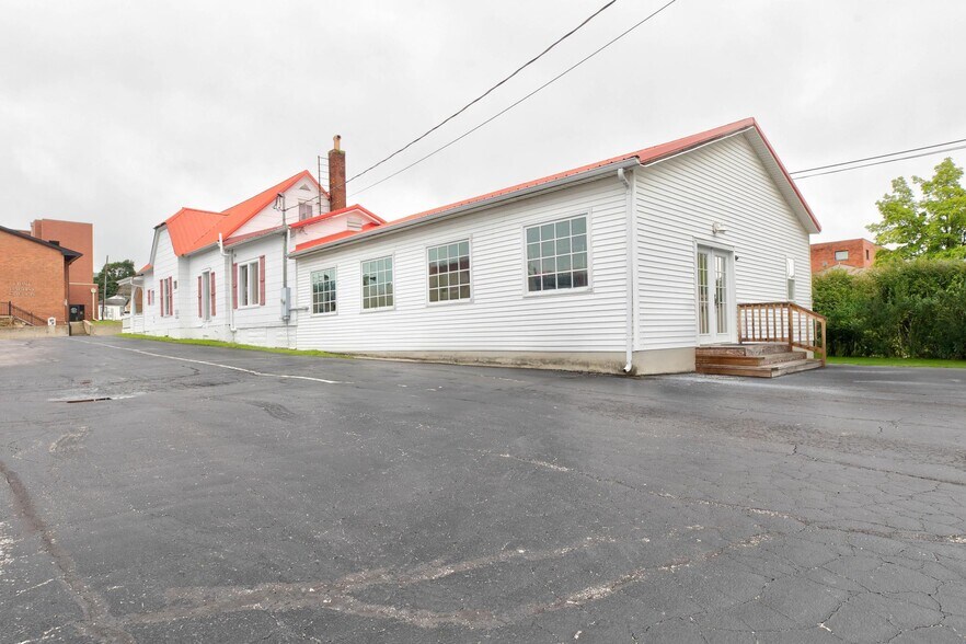 More Photos Of 134 E Main St, Morehead General Retail For Sale