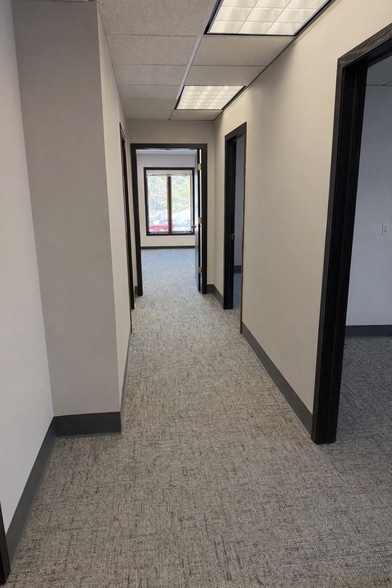 More Photos Of 735 S Garfield Ave, Traverse City Office For Lease