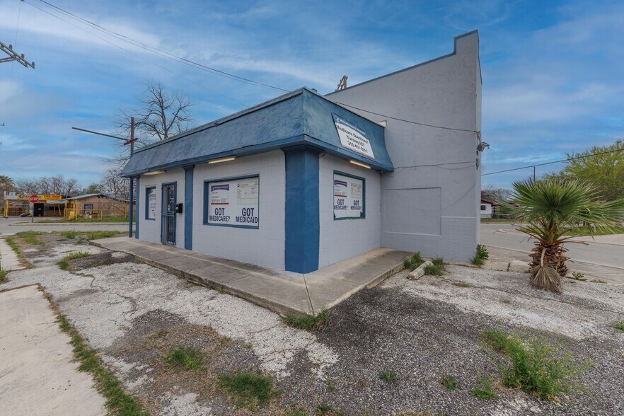 More Photos Of 930 New Laredo Hwy, San Antonio Office For Sale