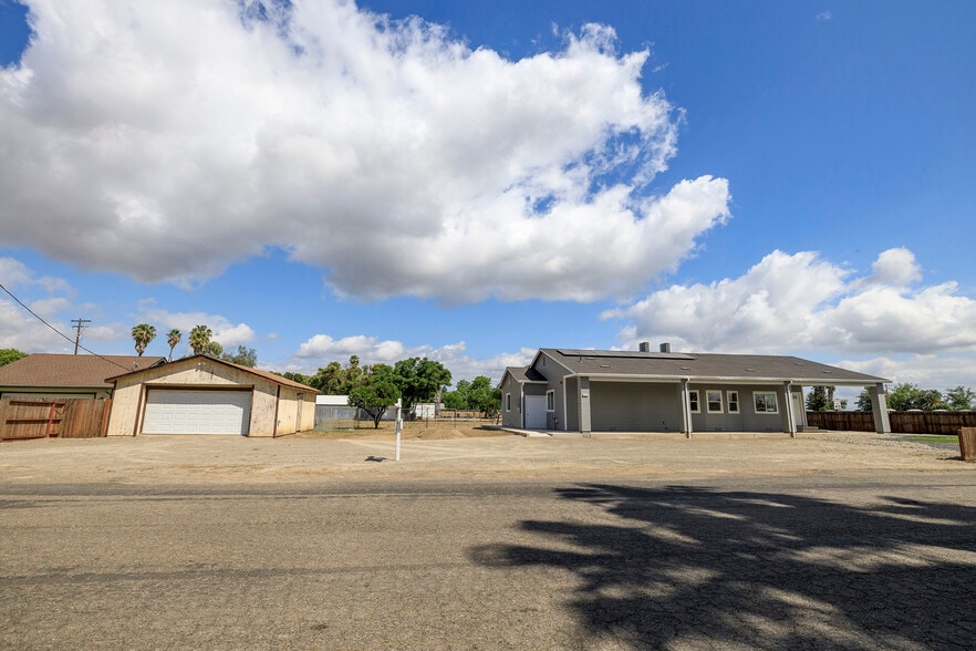 More Photos Of 720 N 2nd St, Patterson Specialty For Sale
