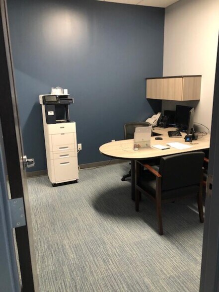 More Photos Of 180 Daggett Dr, West Springfield Medical For Lease