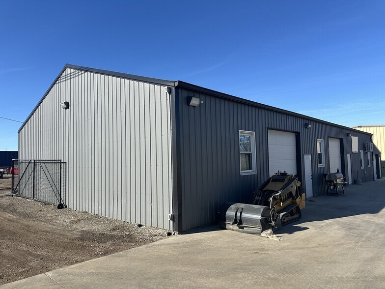 More Photos Of 1821 W Hovey Ave, Normal Warehouse For Lease