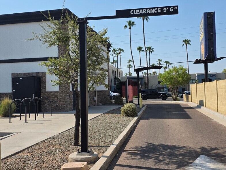 More Photos Of 4126 E Indian School Rd, Phoenix Fast Food For Lease