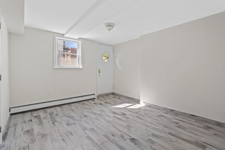 More Photos Of 4016 31st Ave, Astoria Apartments For Lease