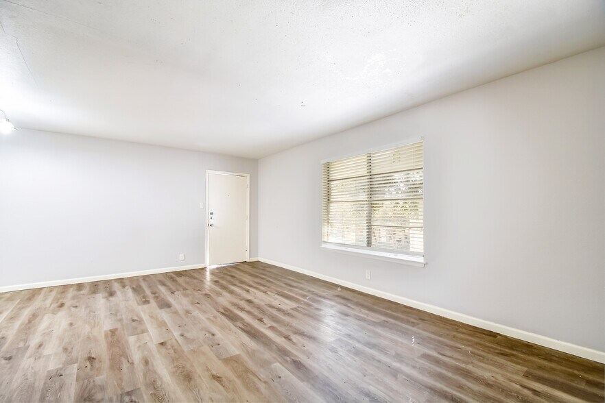 More Photos Of 2222 Vance Jackson Rd, San Antonio Apartments For Sale