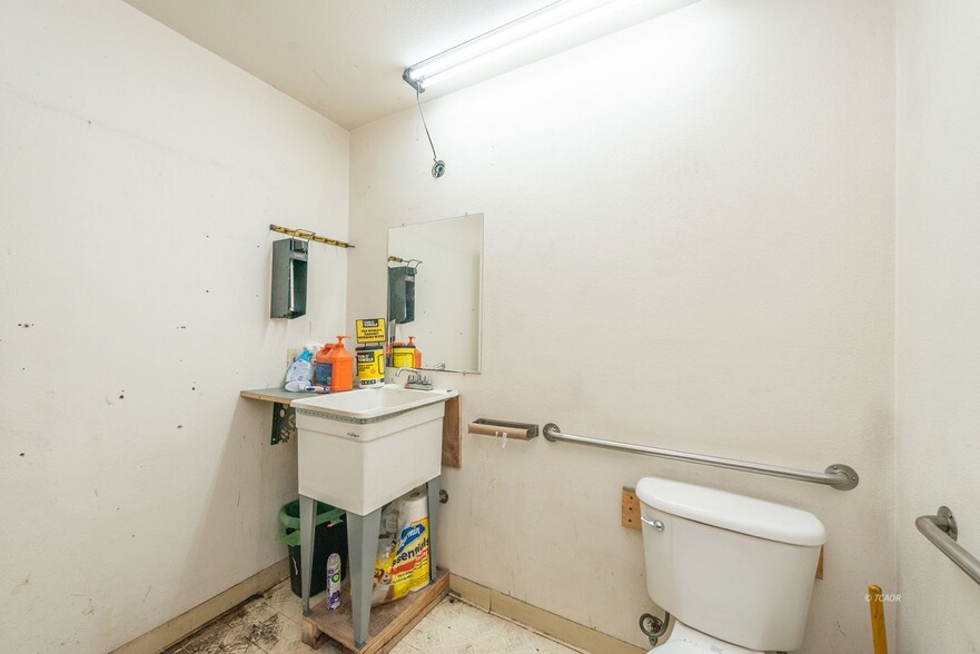 More Photos Of , Weaverville Unknown For Sale