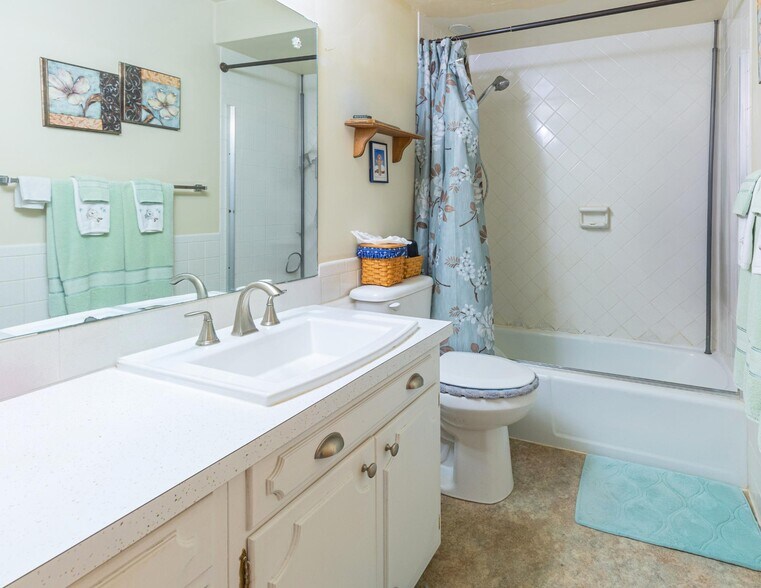 More Photos Of 1718 9th Ave, Moline Apartments For Sale