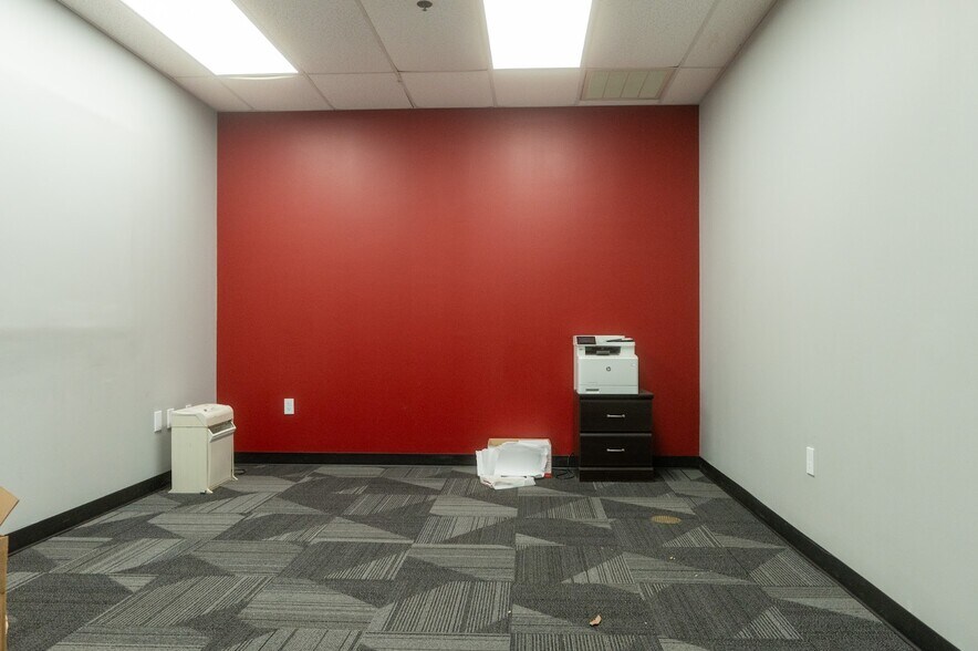 More Photos Of 207 Park Ct, Ridgeland Warehouse For Lease