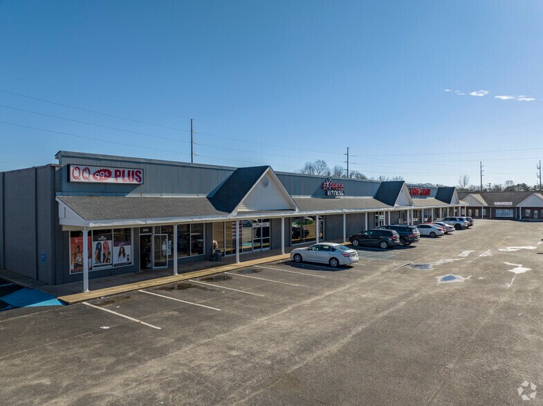 Primary Photo Of 210-218 7th St S, Clanton General Retail For Sale