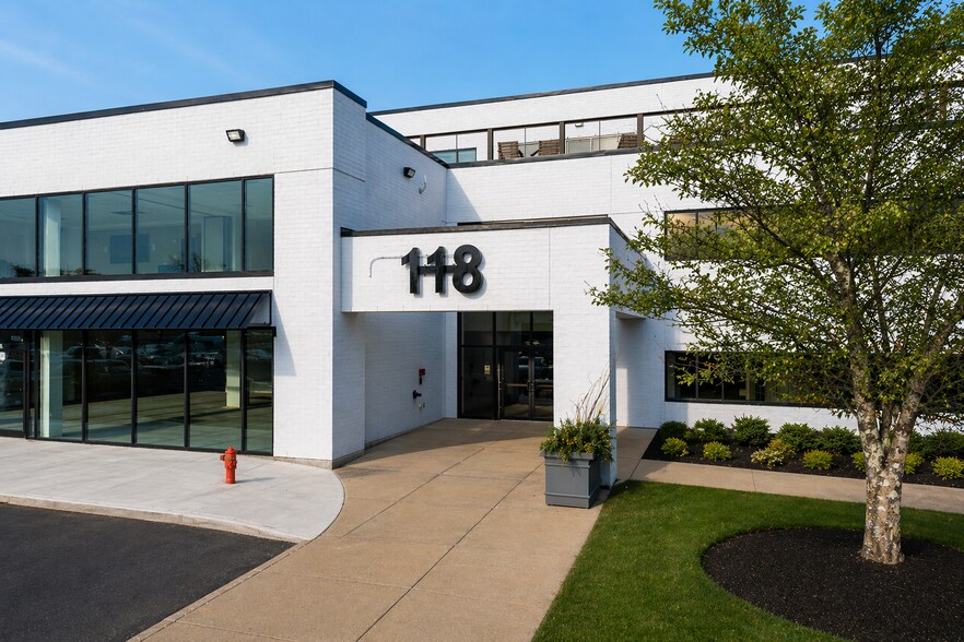 Primary Photo Of 118 Turnpike Rd, Southborough Unknown For Lease