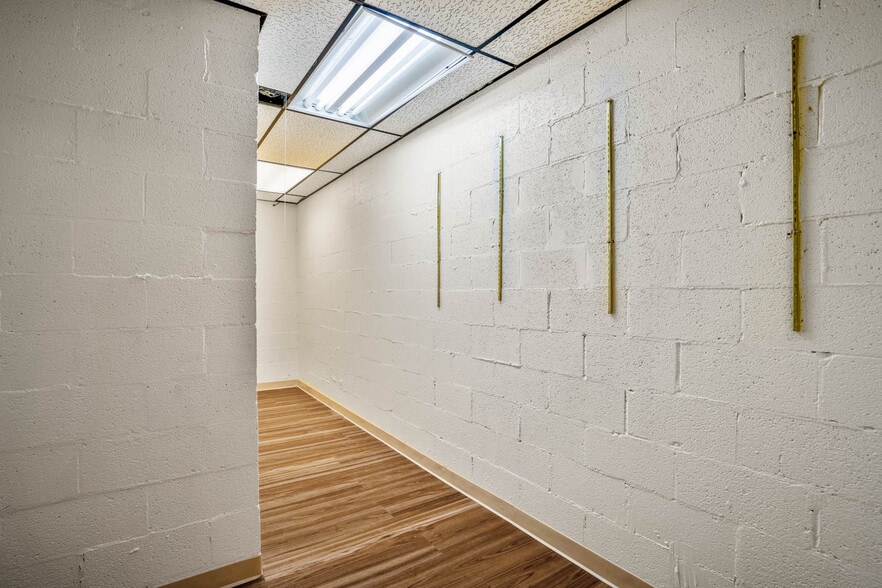 More Photos Of 11 Calle Medico, Santa Fe Medical For Lease