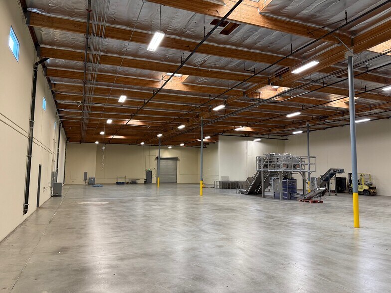 More Photos Of 1201 Maulhardt Ave, Oxnard Warehouse For Lease
