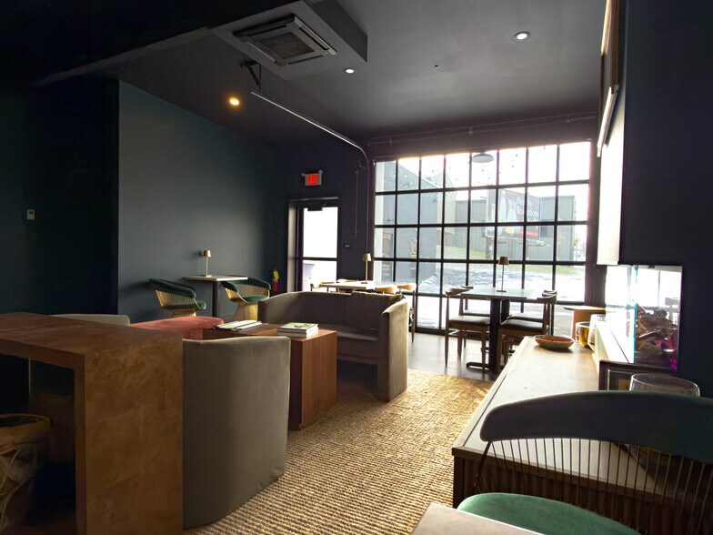 More Photos Of 601 7th Ave, Altoona General Retail For Sale