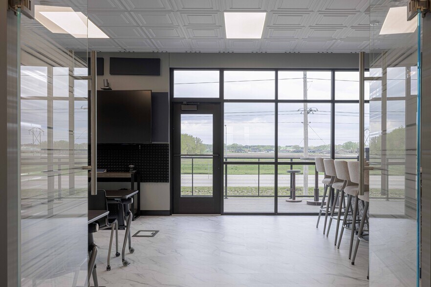 More Photos Of 4471 41st Ave, Columbus Office For Lease