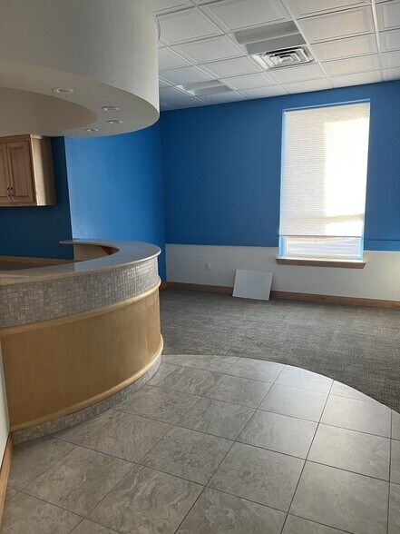 More Photos Of 1300 Shoreline Dr, Gulf Breeze Medical For Lease