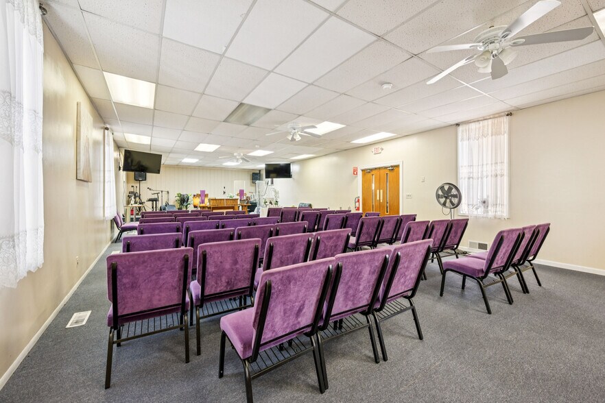 More Photos Of 510 W Broad St, Palmyra Religious Facility For Sale