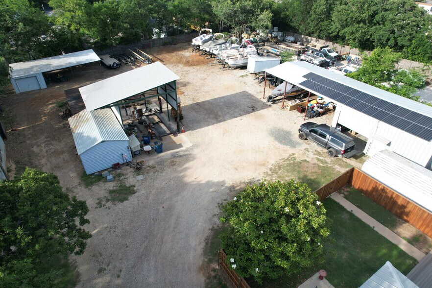 More Photos Of 352 McDonnell St, Lewisville Land For Lease