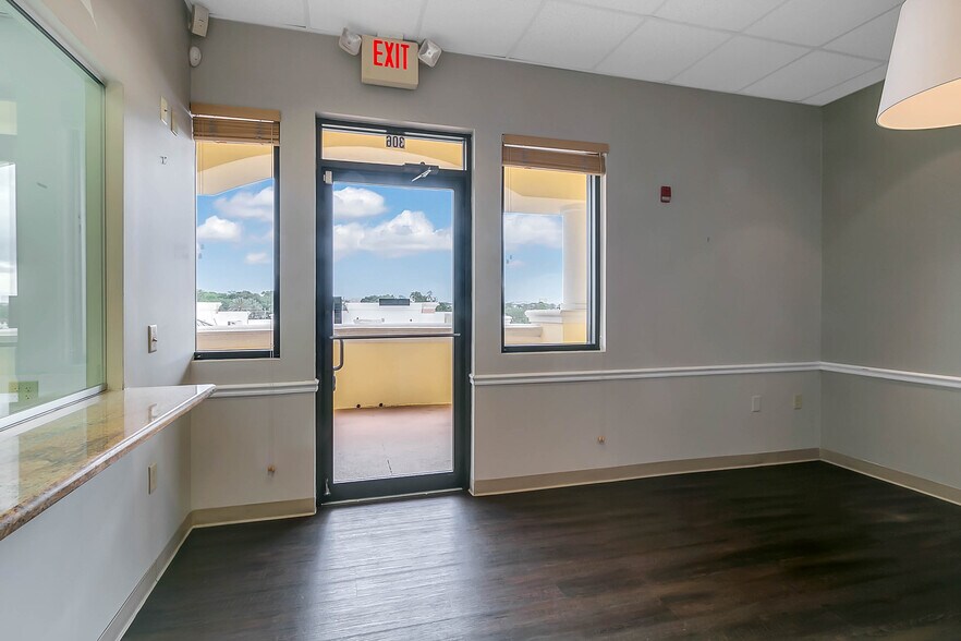 More Photos Of 7932 W Sand Lake Rd, Orlando Office For Sale