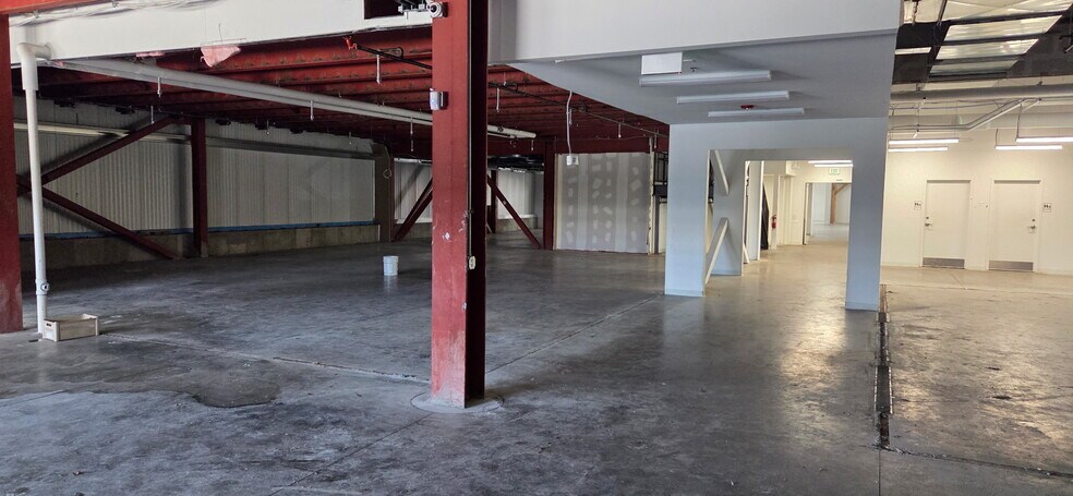 More Photos Of 225 Ellicott St, Buffalo Supermarket For Sale