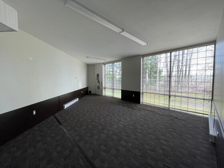 More Photos Of 8528 123rd St, Surrey Warehouse For Lease