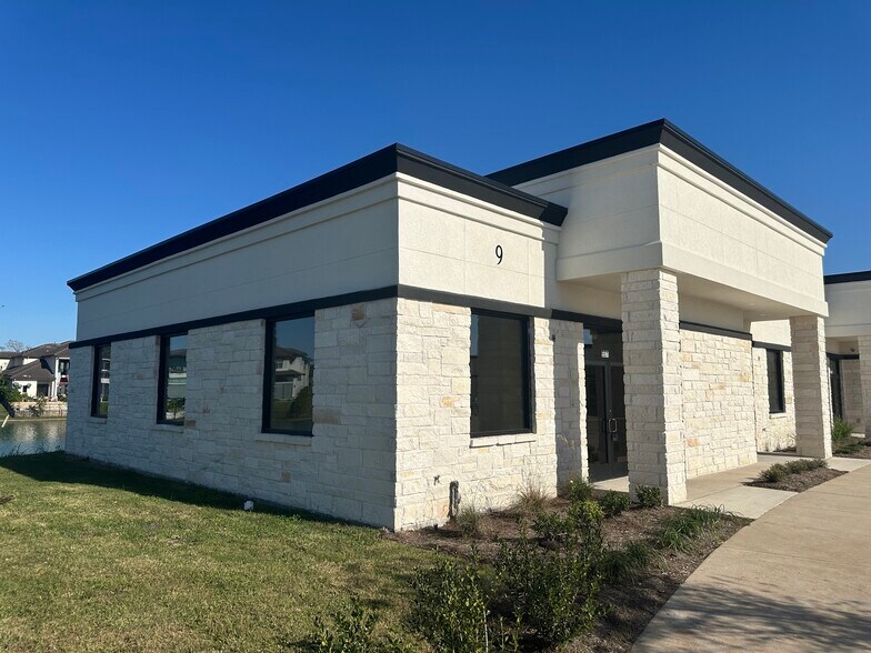 More Photos Of 5501 Cabrera Dr, Sugar Land Unknown For Lease