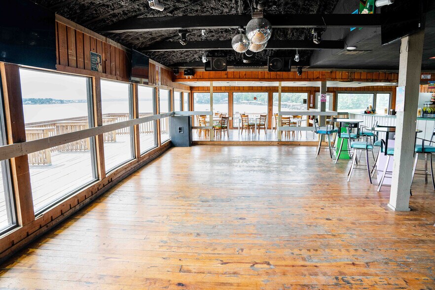 More Photos Of 371 Navaho Trl, Onalaska Hotel For Sale