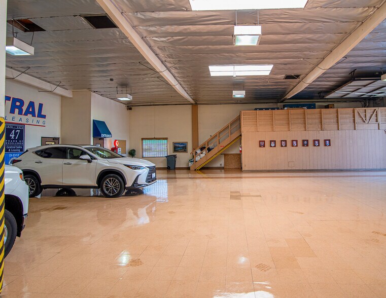 More Photos Of 8331 E Slauson Ave, Pico Rivera Showroom For Sale