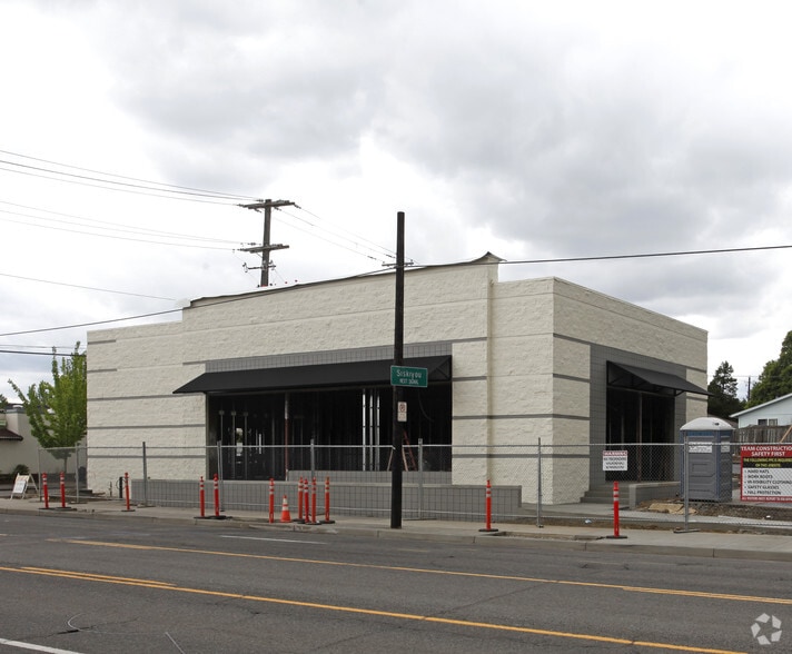 More Photos Of 3311 NE 82nd Ave, Portland Convenience Store For Sale