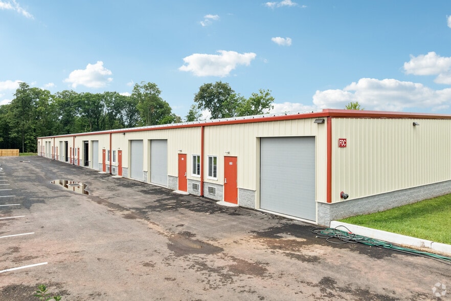 More Photos Of 130 Christopher Ln, Harleysville Warehouse For Lease