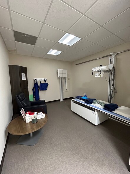 More Photos Of 5005 E Crosstimbers St, Houston Freestanding For Sale