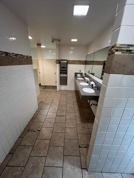 More Photos Of 33 W 1st St, Dayton Office For Lease