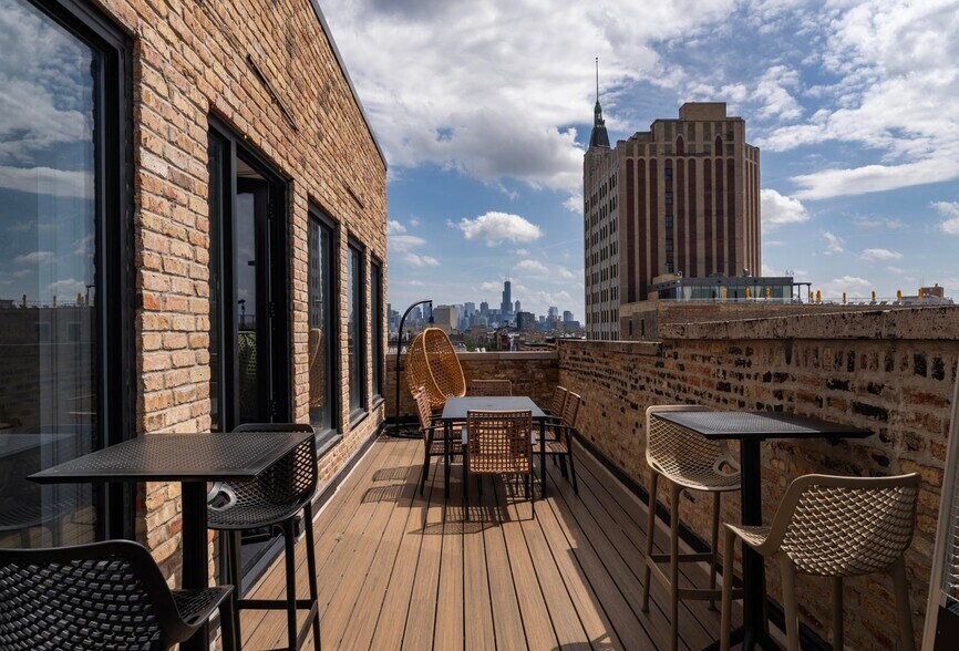 More Photos Of 1643 N Milwaukee Ave, Chicago Office For Lease