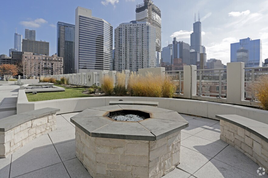 More Photos Of 555 W Kinzie St, Chicago Apartments For Lease