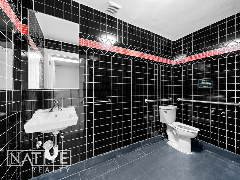 More Photos Of , Oakland Park General Retail For Sale