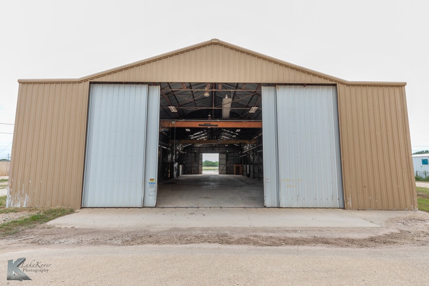 More Photos Of 2424 Oak St, Abilene Warehouse For Sale