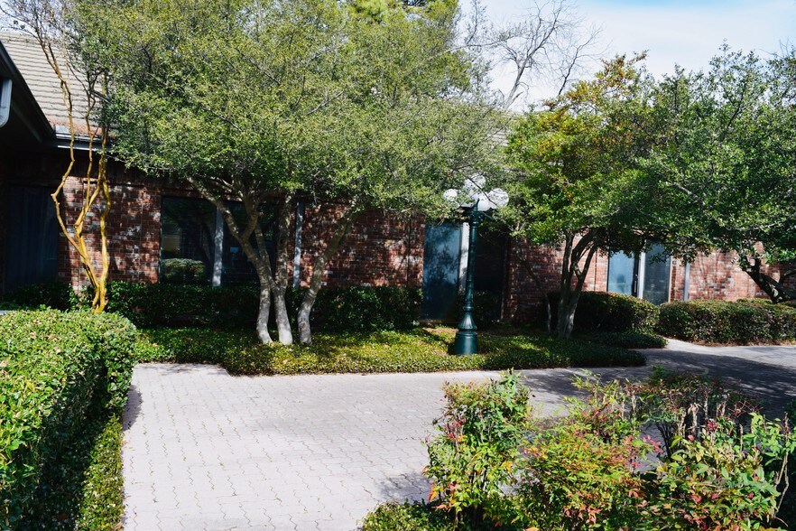 More Photos Of 911 Medical Centre Dr, Arlington Medical For Sale