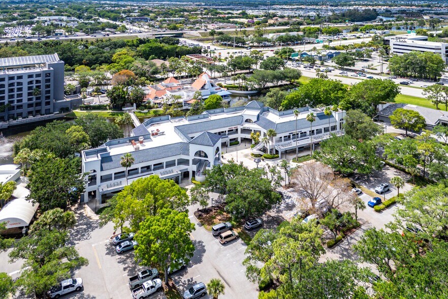 More Photos Of 7820-7860 Glades Rd, Boca Raton Office For Lease