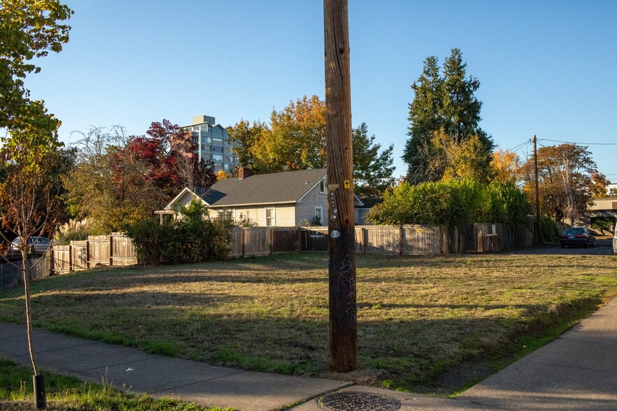 More Photos Of W. 15th Avenue, Eugene Land For Sale