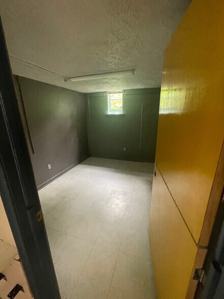More Photos Of 673 S Main St, Plymouth Freestanding For Lease