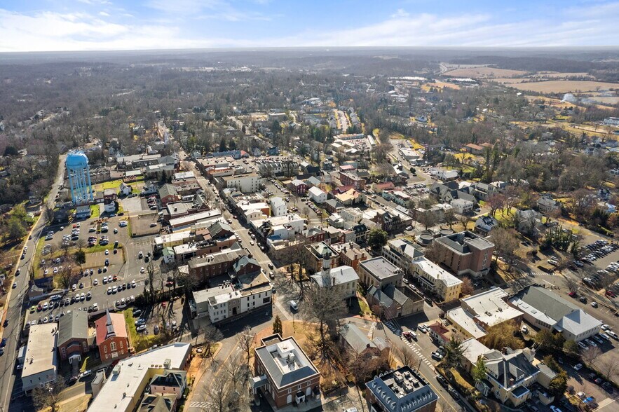 More Photos Of 12 Culpeper St, Warrenton Restaurant For Sale